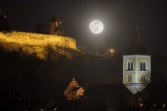 Mondaufgang über der Burglengenfelder Burg